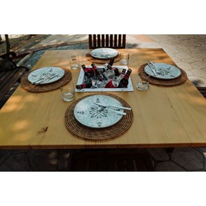 Table de jardin avec seau à glace-alpes