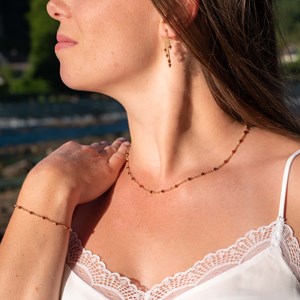 Collier bianca en pierres grenat