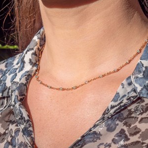 Collier bianca en pierres apatite