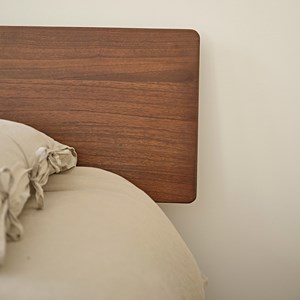 Lit en bois de mindi