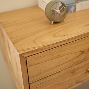 Table de chevet en bois de mindi