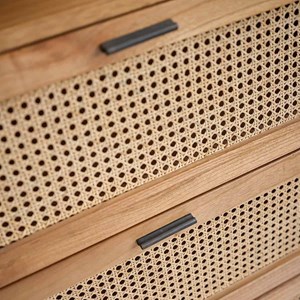 Commode en bois de mindi et cannage