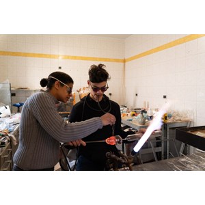 Atelier - soufflage du verre - bordeaux