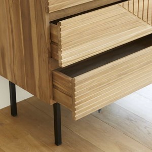 Commode en bois de teck
