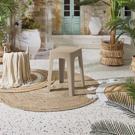 Tabouret empilable beige