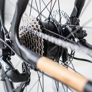 Vélo électrique en bambou - relief M-L