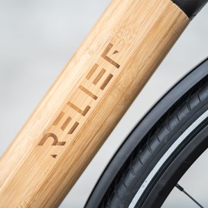 Vélo électrique en bambou - relief S-M