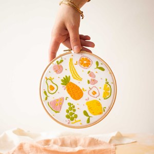 Kit diy broderie - le panier de fruit