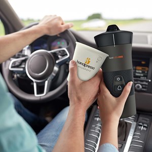 Cafetiere voiture handcoffee auto 12v +