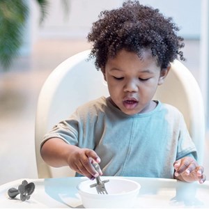 Fourchette et cuillère faciles à tenir