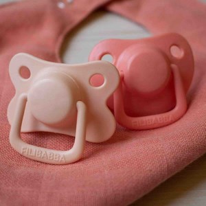 Lot 2 sucettes silicone anatomiques