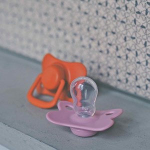 Lot 2 sucettes silicone anatomiques