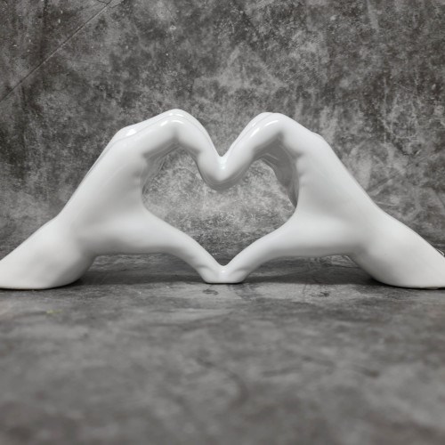 Sculpture mains coeur finition blanc col