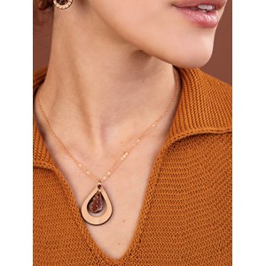 Collier en bois amande caramel