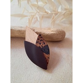 Broche en bois tulipe caramel