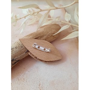 Broche en bois tulipe caramel