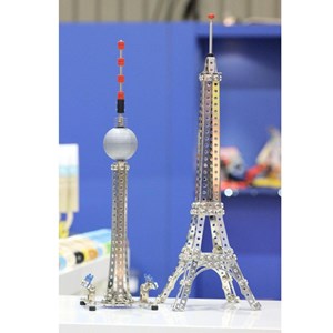 Petite tour eiffel à construire