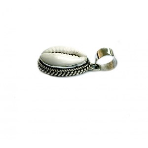Pendentif cauri naturel