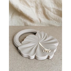 Hochet de dentition hibiscus beige