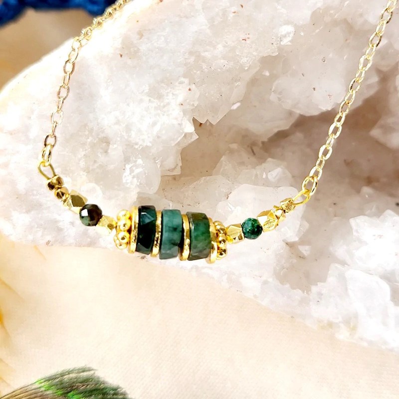 Lila in the sky - Collier emeraude