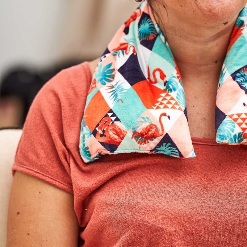 Bouillotte tour de cou géométrique