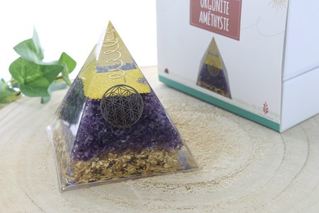 Pyramide orgonite améthyste fleur de vie