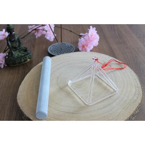 Pyramide chantante en cristal 10 cm