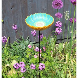 Abreuvoir en céramique en forme de margu