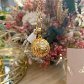 Bola de grossesse or gravé avec pompon