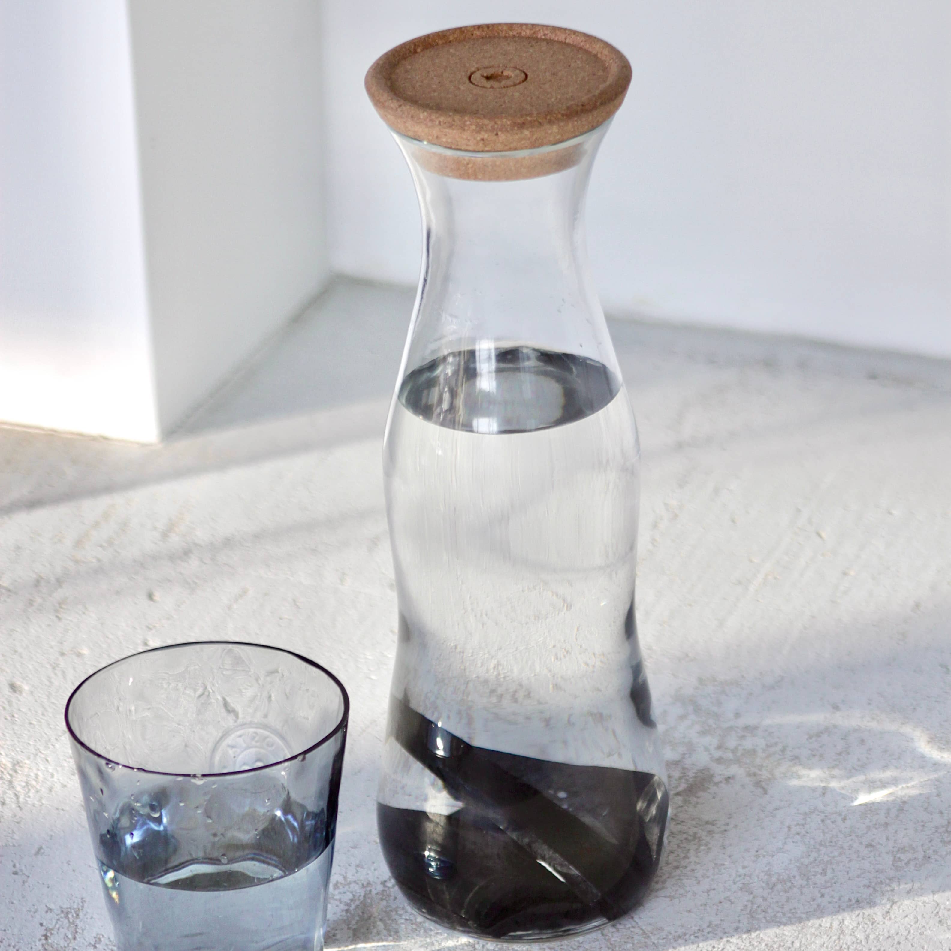 Carafe d'eau Eau Carafe en verre avec charbon 1,1L