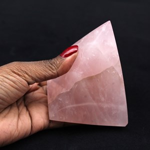 Quartz rose 560gr 90mm de madagascar