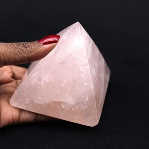 Quartz rose 550gr 80mm de madagascar