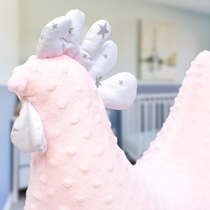 Coussin de maternité poule stella rose