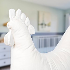 Coussin d'allaitement velvet poule écru