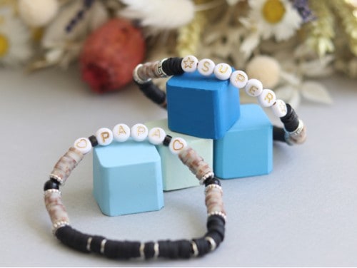 Créez des bracelets personnalisés avec ces perles lettres Je t'aime