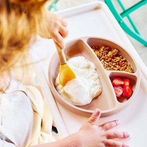 Coffret repas assiette cuillère bavoir