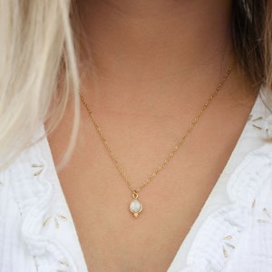 Collier mini pendentif pierre de lune