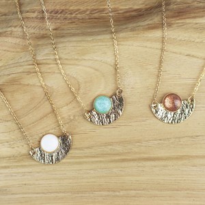 Collier demi cercle quartz fraise