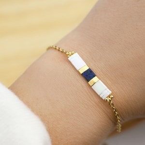 Bracelet de perles japonaises bleu foncé
