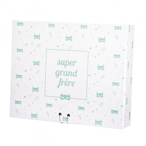 Boite à grand frère remplie de cadeaux