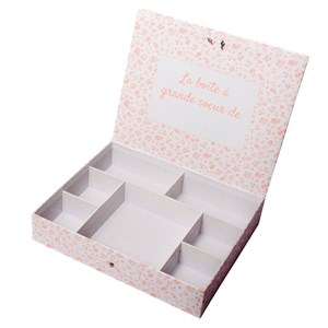 Boite à grande soeur remplie de cadeaux