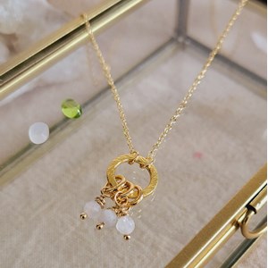 Collier or pierre de lune