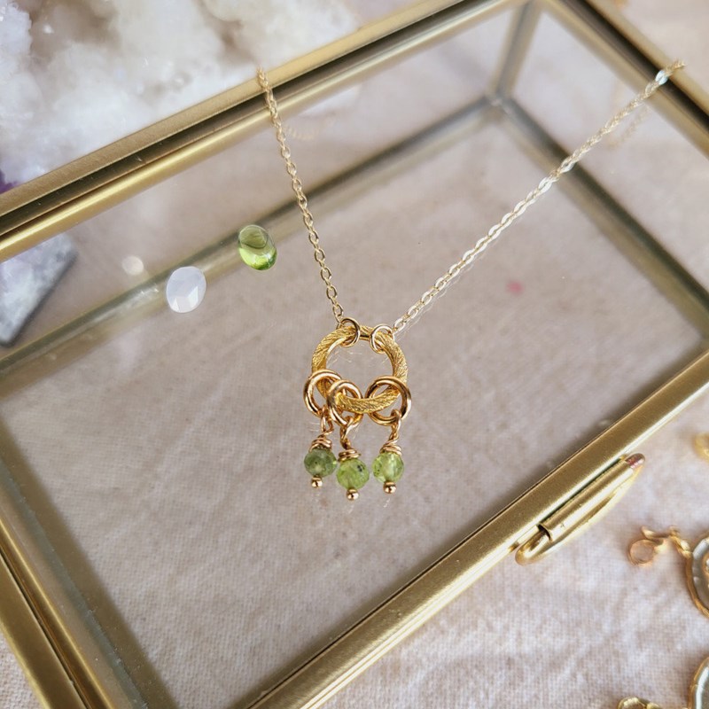 Lila in the sky - Collier or péridot