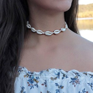 Collier ras de cou coquillage blanc