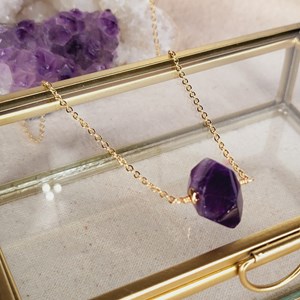 Collier or avec pendentif en améthyste