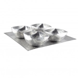 Set de 4 coupelles sur plateau en aluminium