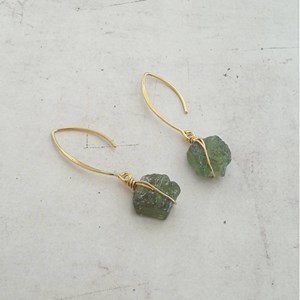 Boucles d'oreilles itá grenat vert