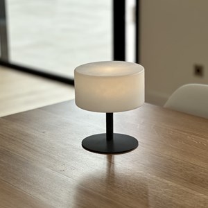 Lampe de table noir atlas