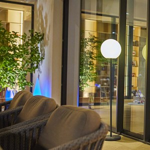 Lampadaire extérieur sans fil blanc luny