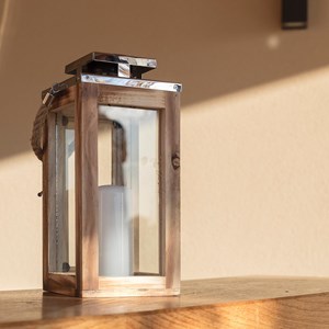 Lanterne solaire avec poignée bois oaky